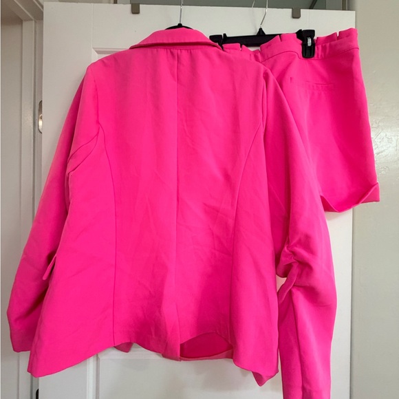 VENUS Pink Blazer and Shorts Set - Picture 2 of 7
